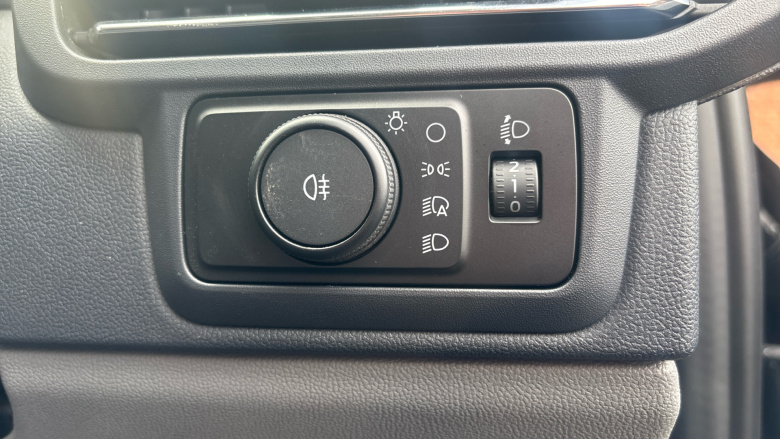 Ford Transit Custom E-320 L1 Rwd 100kW 65kWh H1 Van Limited Auto